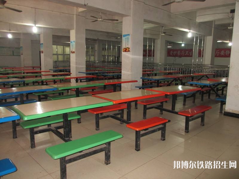 广安世纪铁路职业技术学校宿舍条件