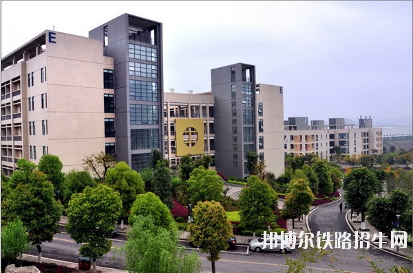 重庆工业铁路职业技术学院招生办联系电话